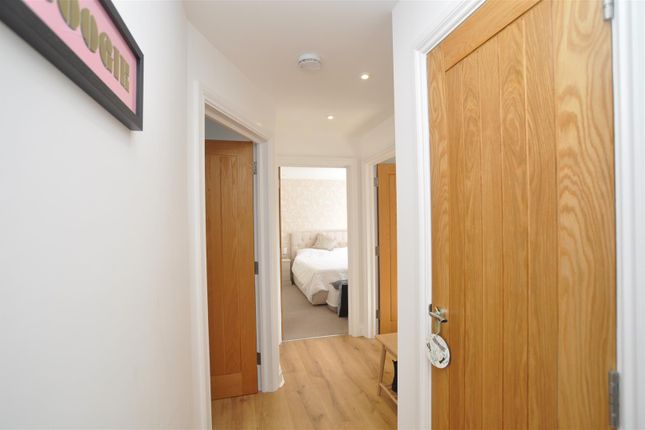 Flat for sale in Nightingale Road, Hitchin