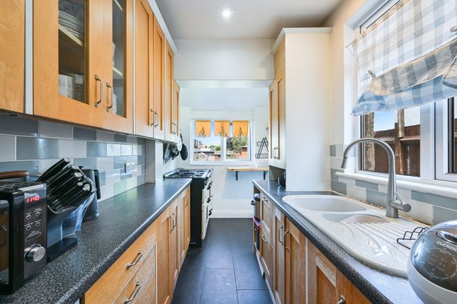 7, Bridle Road, Epsom photo 4