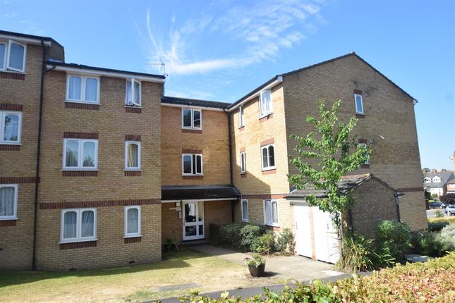 Thumbnail Flat for sale in Chiswell Court, Sandown Road, Watford