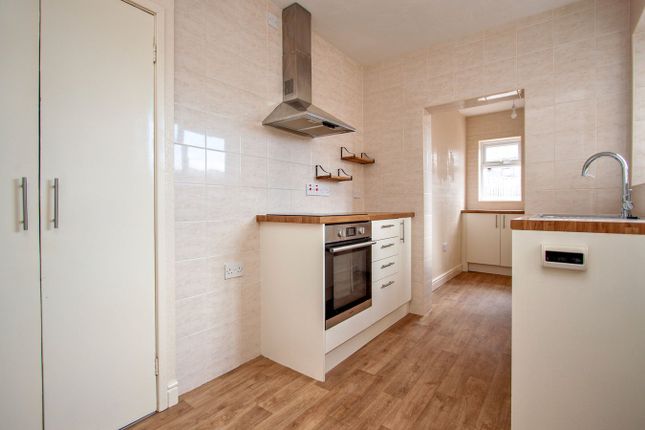 31, Windrush Court, Thornbury photo 2