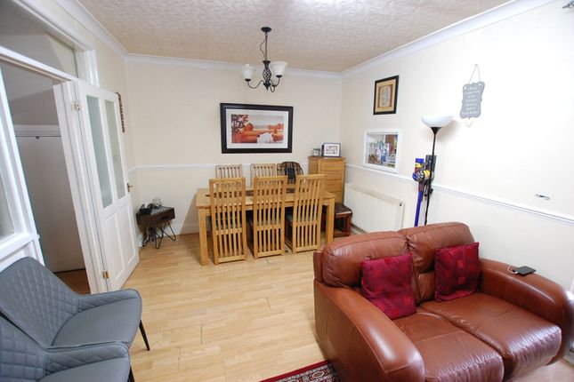 65, Mossley Road, Greater Manchester photo 4