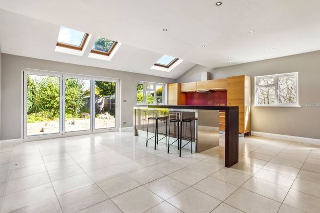 42, Langley Way, Hertfordshire photo 2