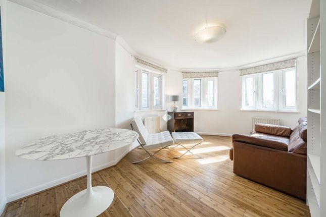 Flat 4, Drake Court, 2, Webb Close, London photo 3