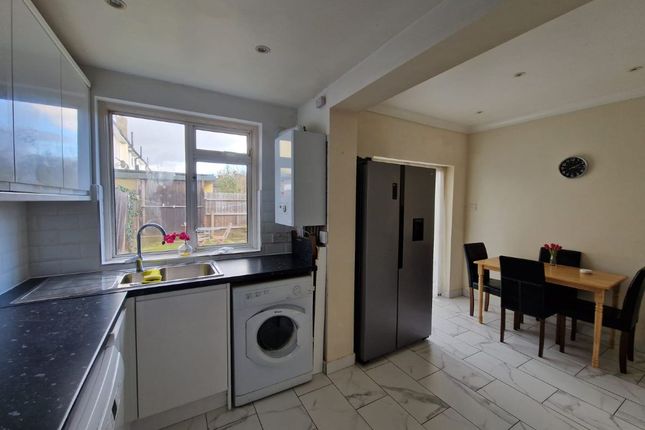 270 Willow Road, Enfield photo 3