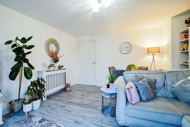 27, Fife Way, CANTERBURY photo 3