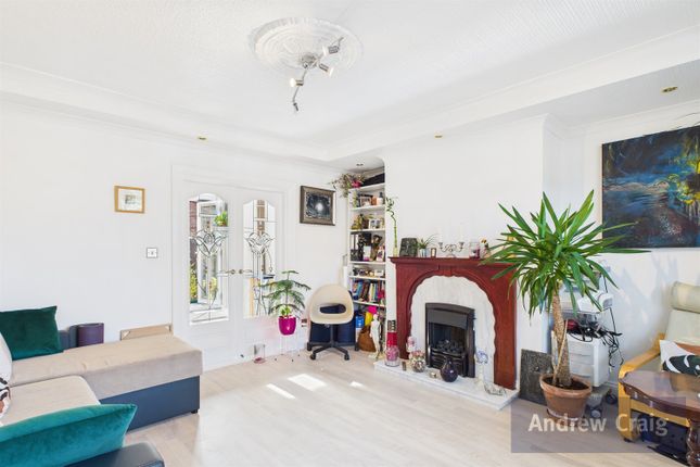 22 Cornwallis Square, South Shields photo 3