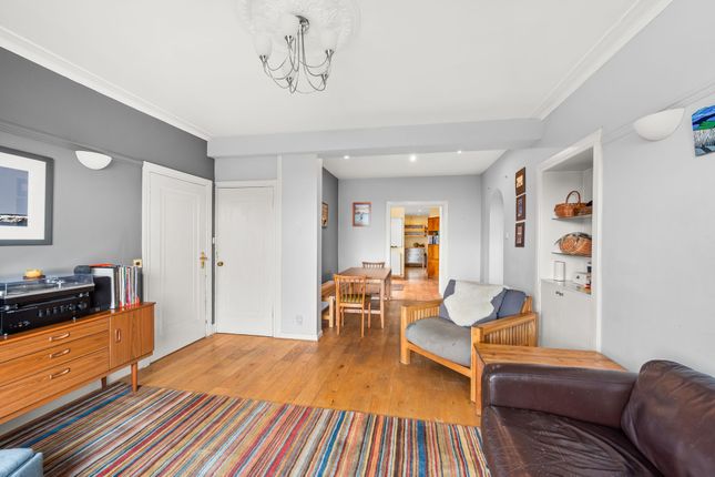 2 Kinghorne Terrace, Dundee photo 5