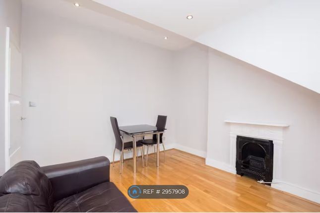 Second Floor Flat, Mill Lane West Hampstead, London photo 5