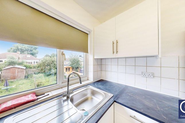 Thumbnail Maisonette to rent in Fullwell Avenue, Ilford