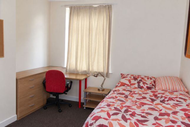 Harlaxton Drive, Nottingham photo 5