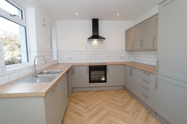 Albion Road, Bradford photo 3