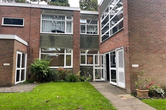 Flat to rent in Shenstone Court, Wolverhampton