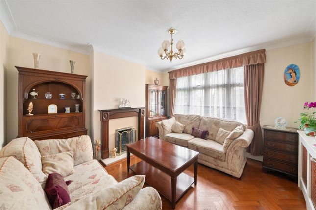 7, Manston Avenue, Norwood Green, Southall photo 2