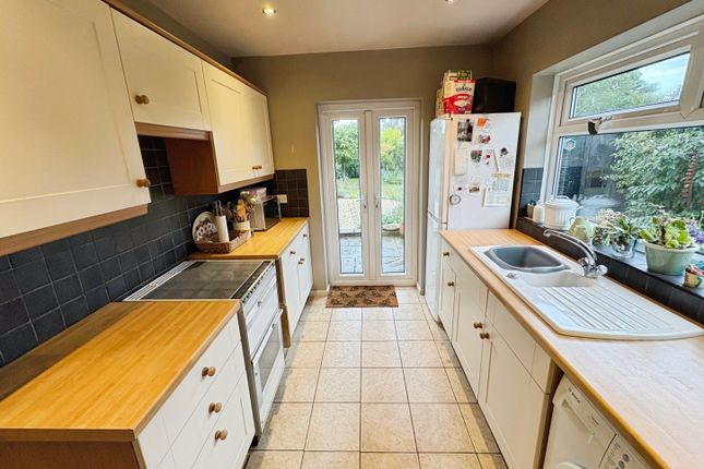 30, Gleedale, North Hykeham photo 4