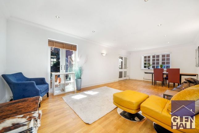25 Lulworth Court, London photo 2