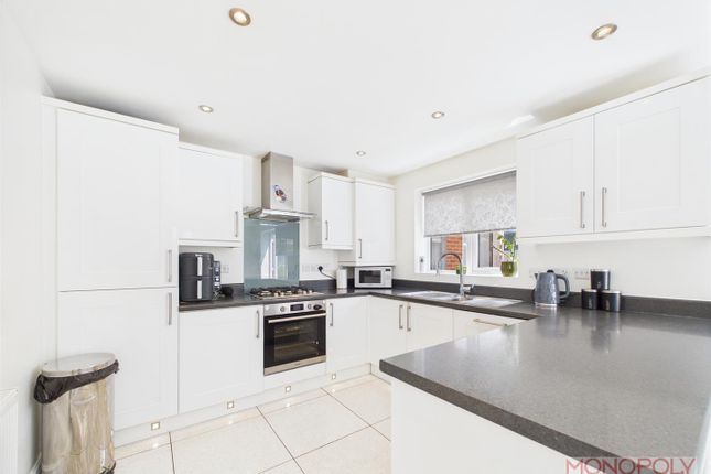 8, Penson Court, Summerhill photo 3