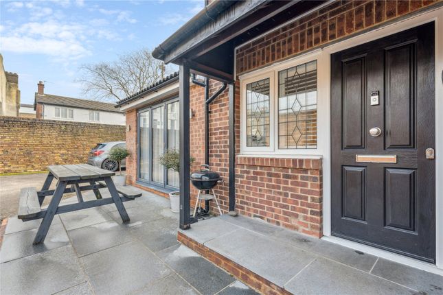 19, St. Benets Close, London photo 3
