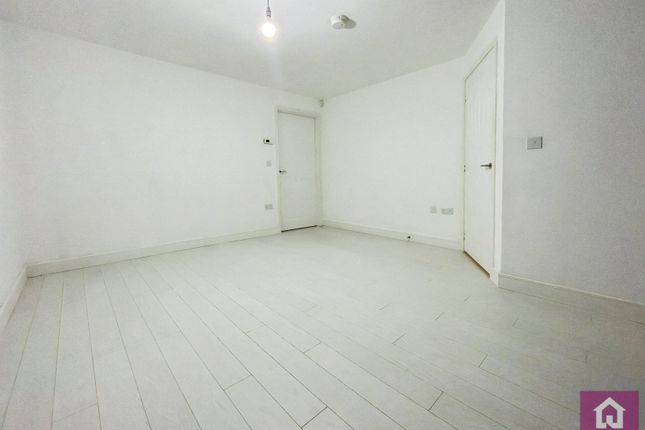 33, Devana Gardens, Cheshire photo 2