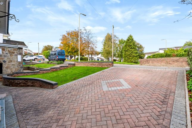 27 The Drive, Pontyclun photo 2