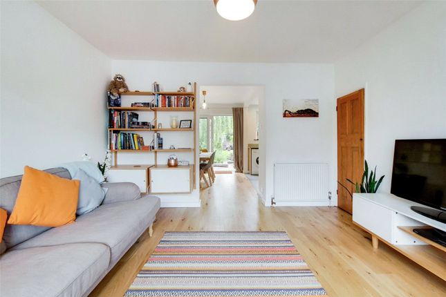 99, Tolworth Park Road, Surbiton photo 4