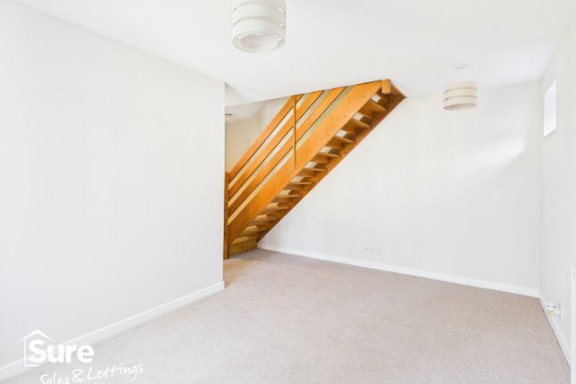 3, Andrews Close, Hemel Hempstead photo 2