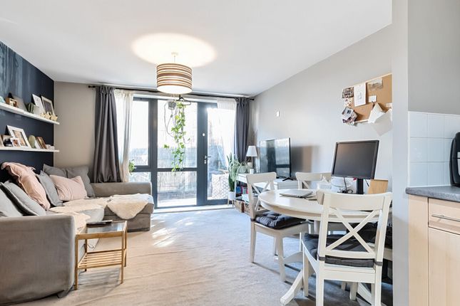 Thumbnail Flat for sale in Hurley Court, London