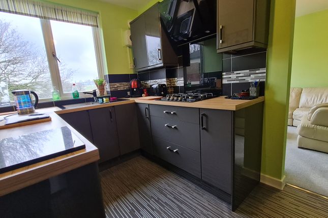 Thumbnail Flat to rent in Foxhill Court, Weetwood, Leeds