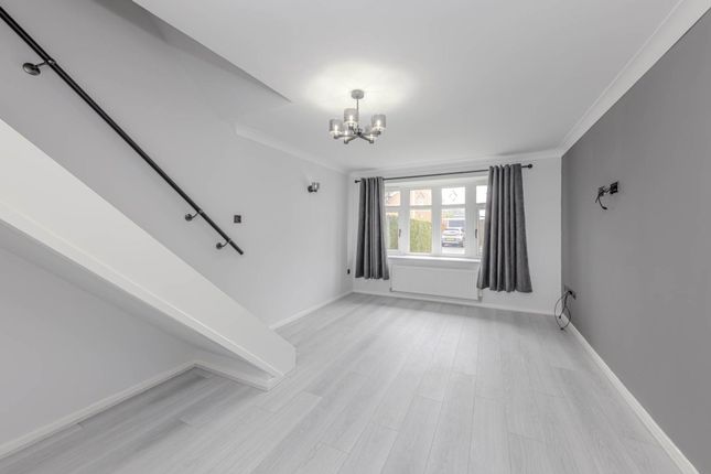 9 Glencastle Way, Stoke-On-Trent photo 3