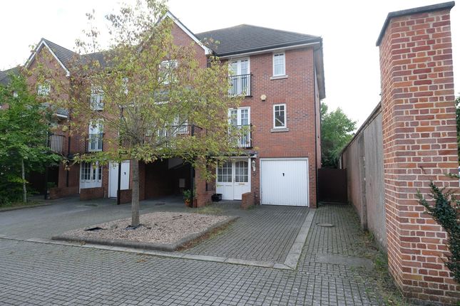 Thumbnail Town house for sale in Admiralty Way, Marchwood