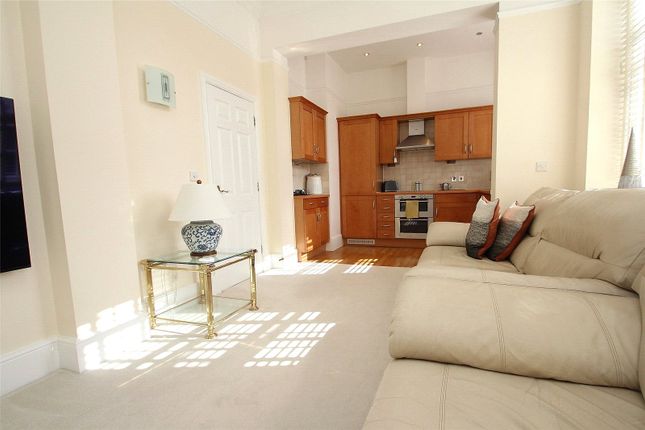 5 Kingswood Place,, Serotine Close, Fareham photo 4