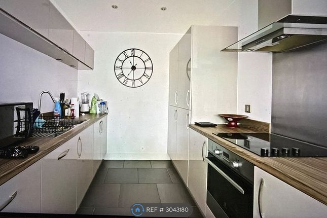 Flat, Ottoman Court Ebony Crescent, Barnet photo 3