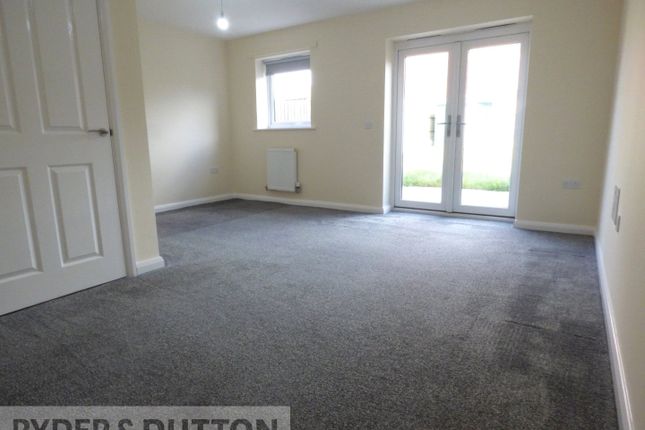 6, Henry Hill Close, Greater Manchester photo 2