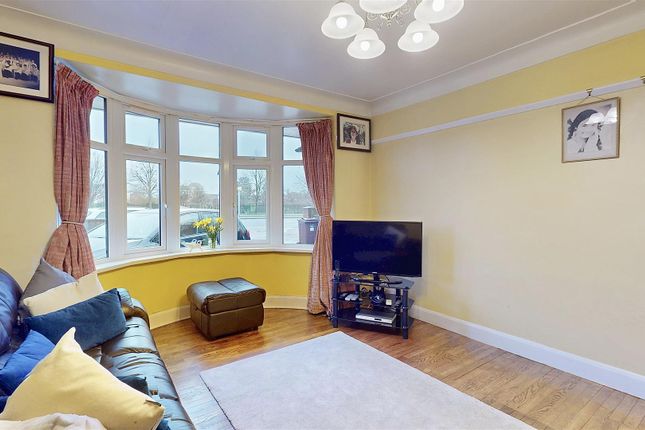 708, Great West Road, Isleworth photo 3