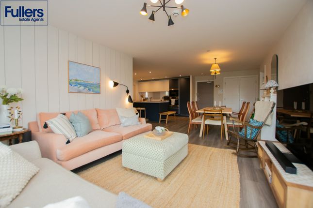 34, Green Lanes, Winchmore Hill photo 4