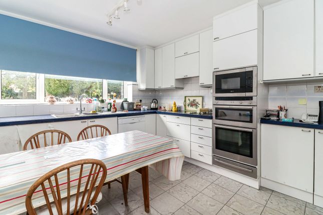 23, Wooster Road, Beaconsfield photo 4