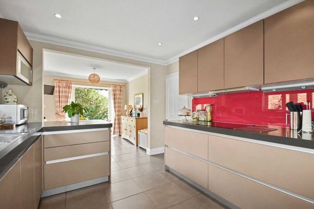 Windrush,, Nutshell Lane, Farnham photo 4