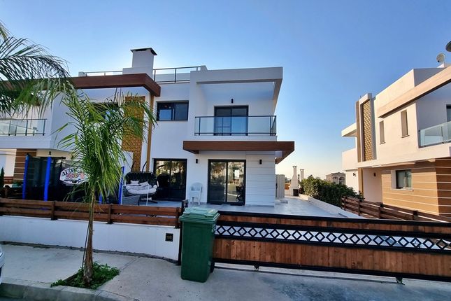 Villa for sale in Communal Pool, Private Roof Terrace &amp; Close To The Beach. An Ult, Yenibogazici, Cyprus