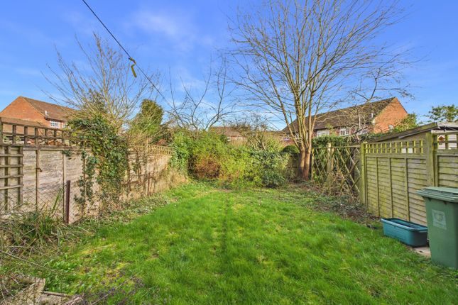 22, Dinmore, Hemel Hempstead photo 3