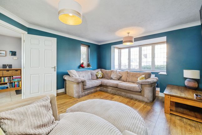 18, Newton Drive, Cherry Willingham, Lincoln photo 2
