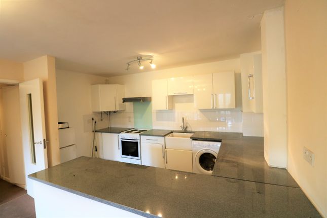 Flat 3, Lownds Court, Bromley photo 2