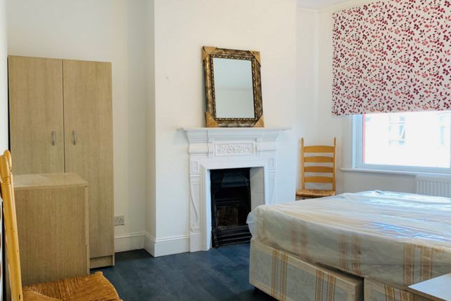 159b, High Road, London photo 5