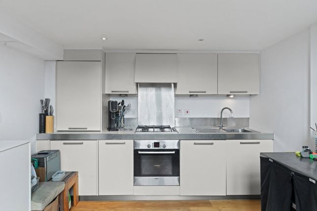 Flat 21, Schoolhouse Yard, Plumstead photo 5