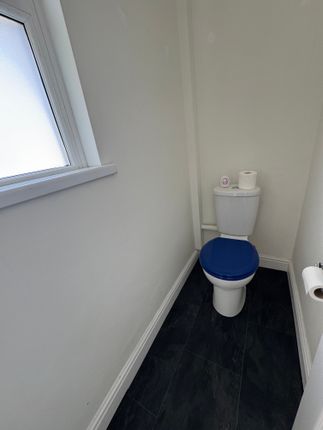 13, Green Circle, Bridgend photo 5