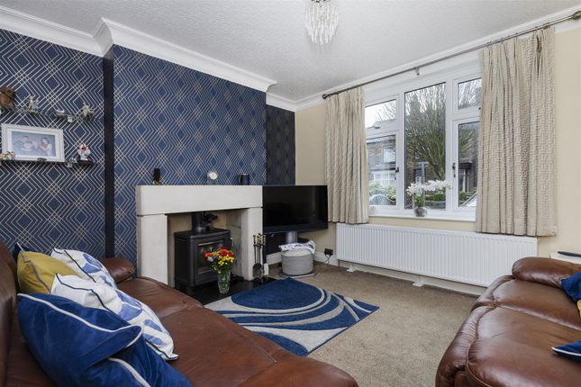 17, Thornhill Avenue, Huddersfield photo 2