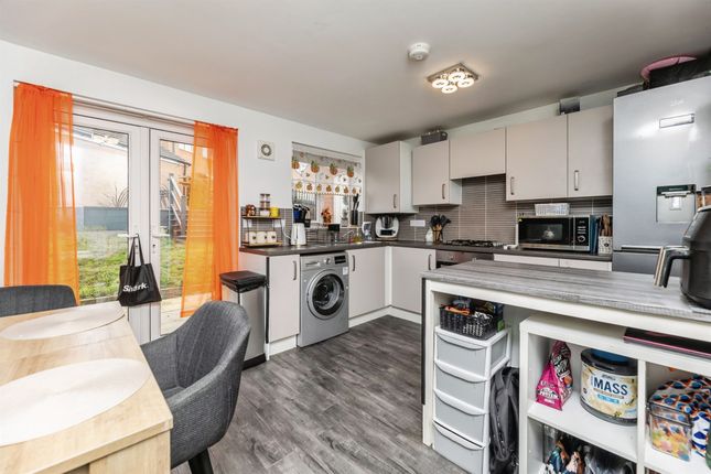24, Woodland Walk, Pontefract photo 4