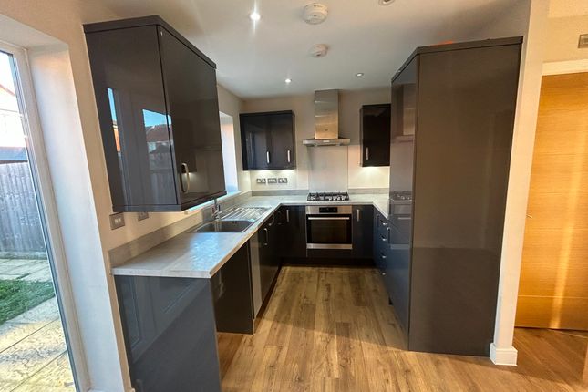 12 Hazelwell Avenue, Burton-On-Trent photo 3