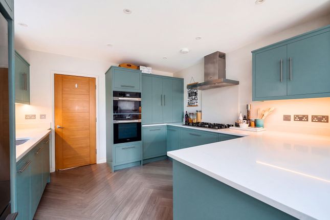26, Josephs Road, Guildford photo 4