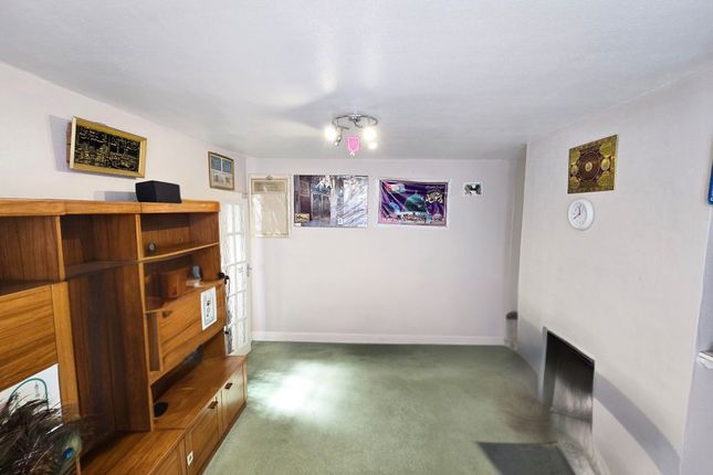 3 Bolsover Street, Leicester photo 2