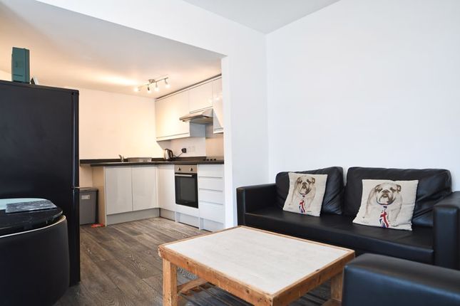 Flat to rent in Kings Parade, Ditchling Road, Brighton BN1