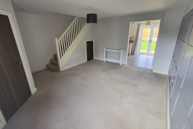 16, David Spencer Drive, Coventry photo 2
